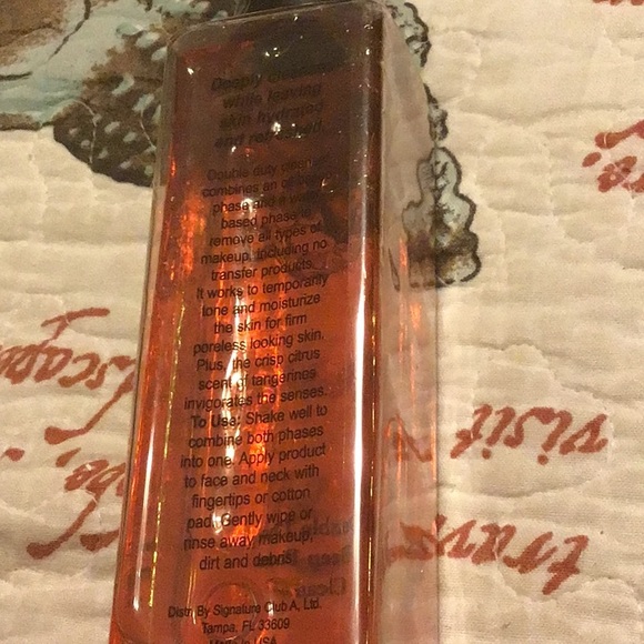 NWT, SIGNATURE CLUB A BY ADRIENNE ARPEL  CLEANSER AND TONER. NEW AND SEALED - Picture 2 of 3